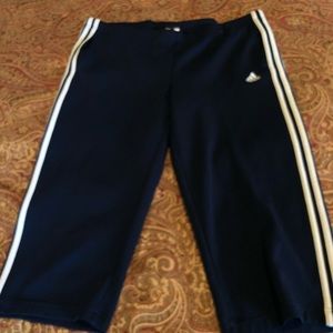 💙Adidas Navy Blue 3/4 Climate Capris💙